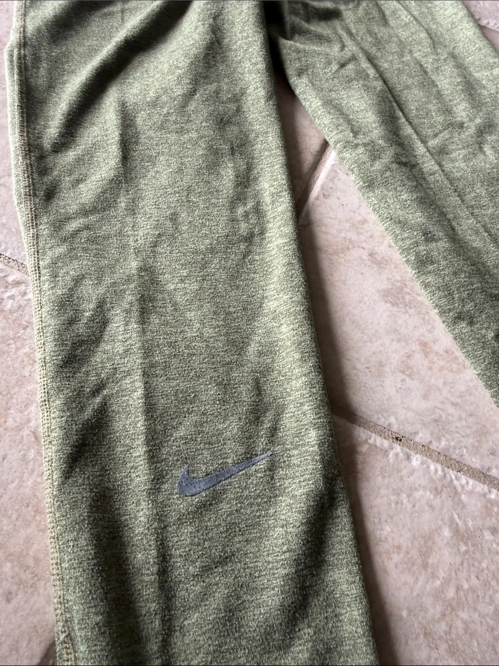 Nike Kids Yoga Leggings in Olive Green
